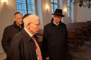 Gedenkstunde zur Pogromnacht am 12.11.2025 in Ansbach. Foto: Alexander Biernoth